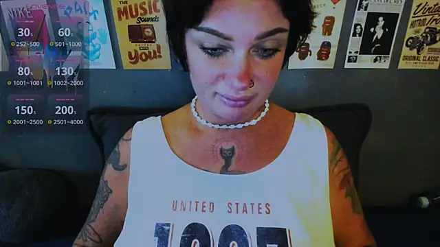 EllieOz online show from May 30, 2026, 2:44 pm