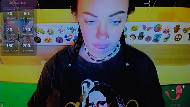 EllieOz online show from October 25, 2025, 5:13 pm