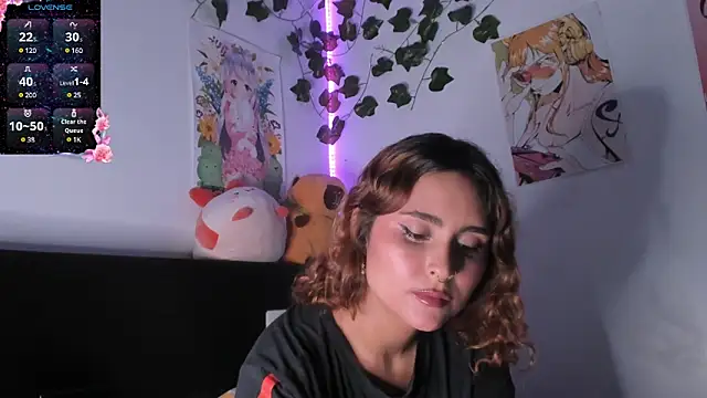 Snapshot of Violette-Ramirez01 chatting on February 7, 2025, 8:31 pm Violette-Ramirez01 online show from February 7, 2025, 8:31 pm