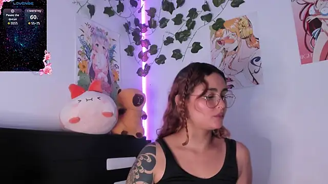 Snapshot of Violette-Ramirez01 chatting on January 14, 2025, 9:41 pm Violette-Ramirez01 online show from January 14, 2025, 9:41 pm