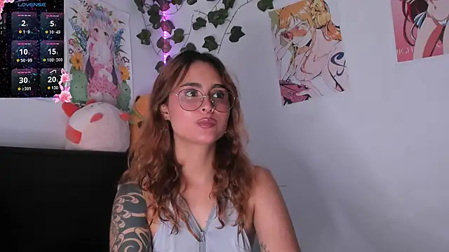 Snapshot of Violette-Ramirez01 chatting on February 9, 2025, 3:56 pm Violette-Ramirez01 online show from February 9, 2025, 3:56 pm
