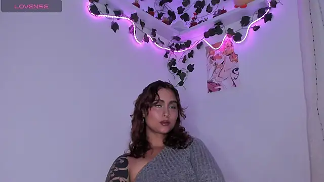 Snapshot of Violette-Ramirez01 chatting on March 4, 2025, 11:11 pm Violette-Ramirez01 online show from March 4, 2025, 11:11 pm