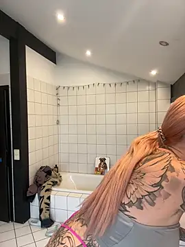 Snapshot of Stella-Kink chatting on November 4, 2025, 2:10 pm Stella-Kink online show from November 4, 2025, 2:10 pm