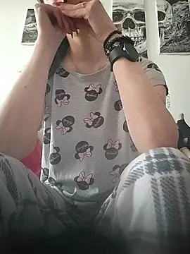 Snapshot of LauraBaby chatting on April 10, 2026, 1:40 pm LauraBaby online show from April 10, 2026, 1:40 pm