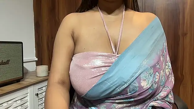 Snapshot of julie_08 chatting on January 5, 2026, 6:22 pm julie 08 online show from January 5, 2026, 6:22 pm