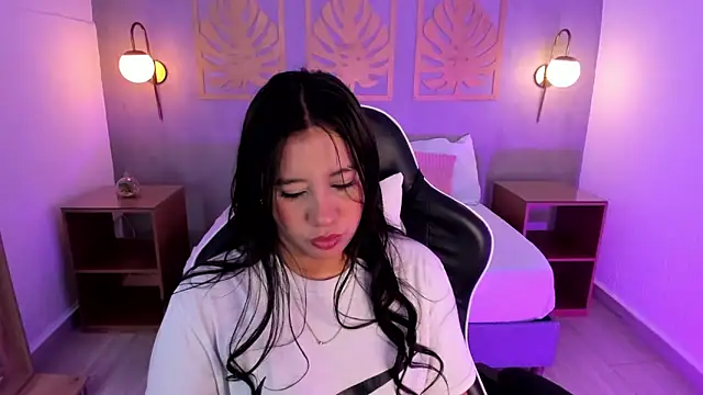 majo rosse  online show from September 15, 2025, 7:03 pm