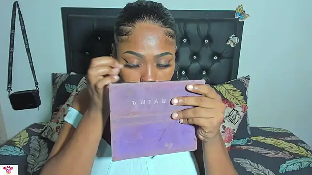 miss-jackson1 online show from January 10, 2025, 10:06 am