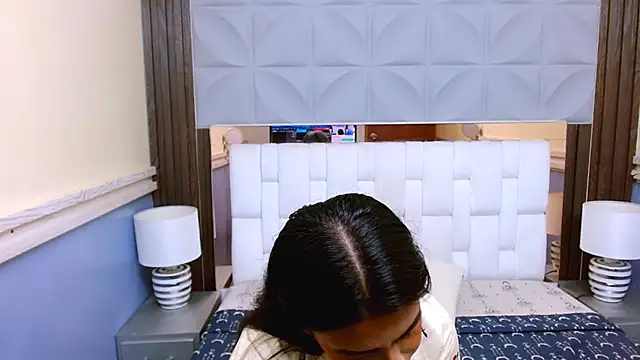 VeronicaRobles online show from March 25, 2026, 6:07 pm