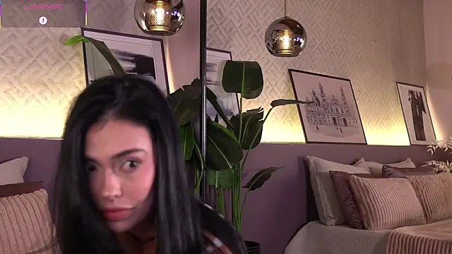 ElleDiane online show from June 27, 2026, 9:54 pm