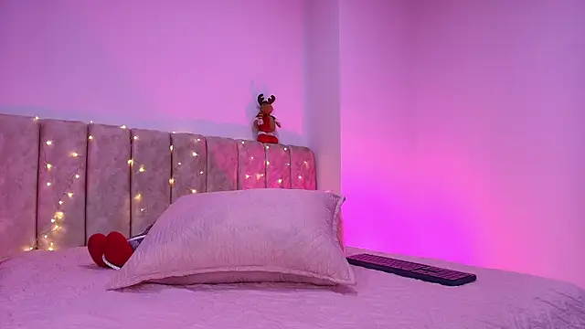 arl chloee online show from December 2, 2025, 3:07 am