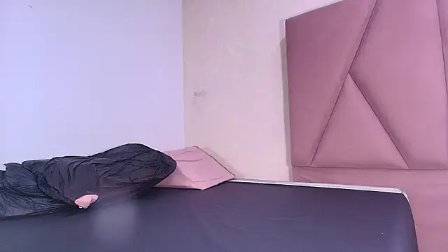 arl chloee online show from October 2, 2025, 3:10 am