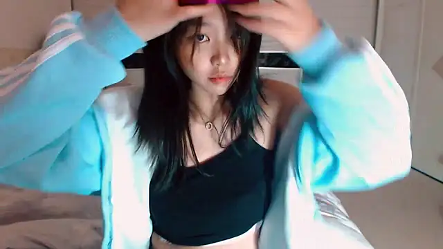 -Lucky Girl online show from November 4, 2025, 2:26 am