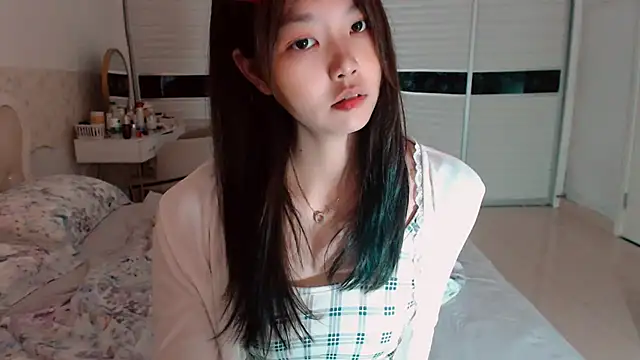 -Lucky Girl online show from May 23, 2026, 2:32 am