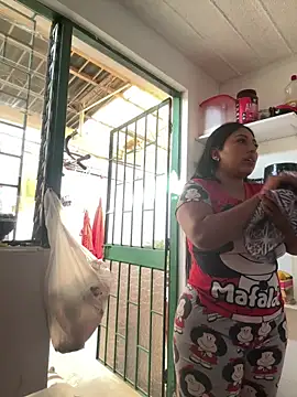 emmyjhonson07 online show from February 14, 2026, 1:11 pm