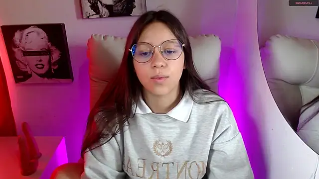 Snapshot of SamanthaRoldaan chatting on November 18, 2025, 2:53 pm SamanthaRoldaan online show from November 18, 2025, 2:53 pm