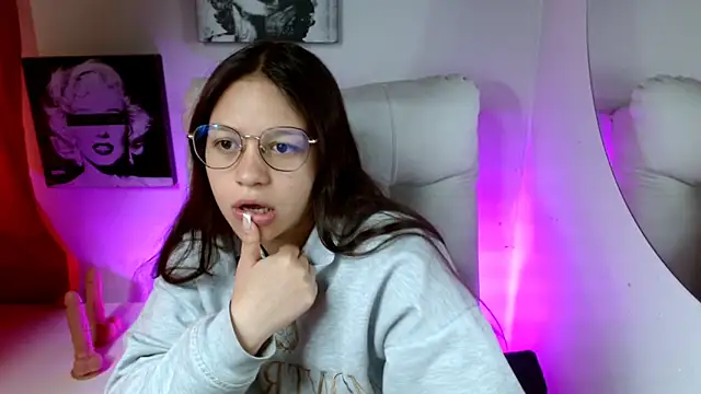 Snapshot of SamanthaRoldaan chatting on February 20, 2026, 3:03 pm SamanthaRoldaan online show from February 20, 2026, 3:03 pm