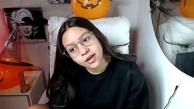 SamanthaRoldaan online show from October 15, 2025, 3:20 pm
