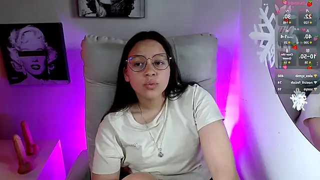 Snapshot of SamanthaRoldaan chatting on January 5, 2026, 5:27 pm SamanthaRoldaan online show from January 5, 2026, 5:27 pm