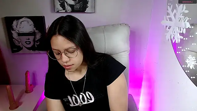 Snapshot of SamanthaRoldaan chatting on December 20, 2025, 1:36 pm SamanthaRoldaan online show from December 20, 2025, 1:36 pm