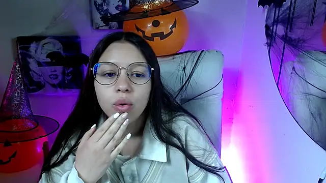 SamanthaRoldaan online show from October 14, 2025, 1:23 pm