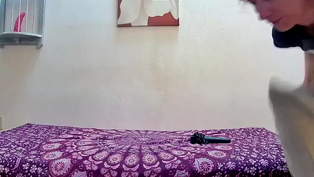 randomshuffles online show from January 1, 2025, 1:37 pm