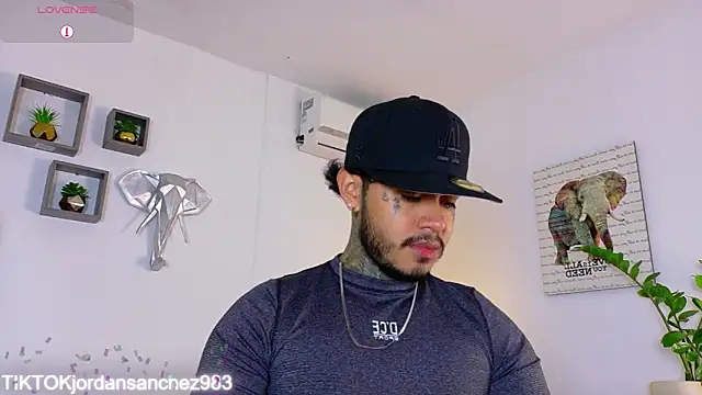 JordanSmiith  online show from February 6, 2026, 8:27 pm