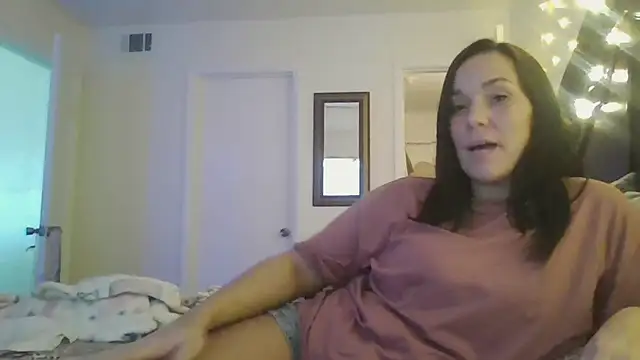 Aahananicole online show from June 10, 2026, 12:39 pm