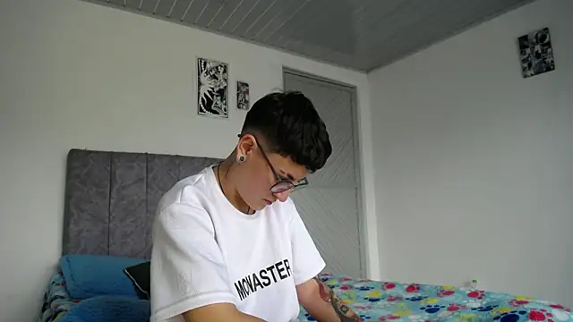 Snapshot of linda_33 chatting on February 11, 2026, 6:30 pm linda 33 online show from February 11, 2026, 6:30 pm