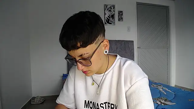 Snapshot of linda_33 chatting on February 10, 2026, 7:46 pm linda 33 online show from February 10, 2026, 7:46 pm