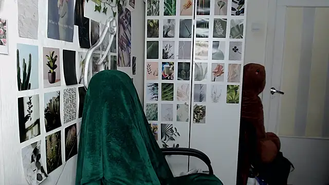 CapriScorpion online show from September 26, 2025, 12:34 pm