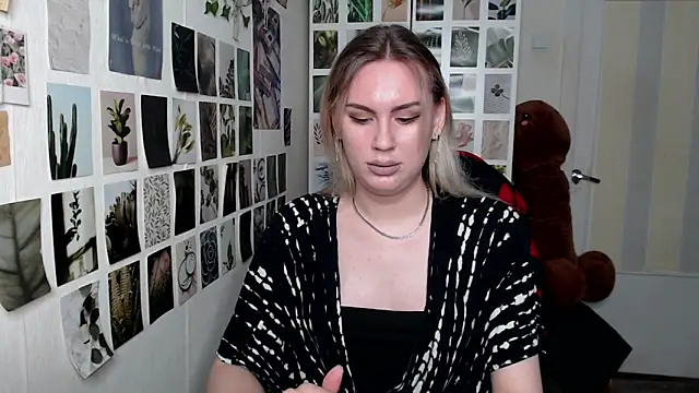 CapriScorpion online show from September 9, 2025, 12:36 pm