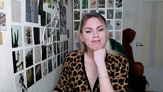 CapriScorpion online show from September 28, 2025, 1:29 pm