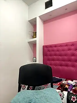 Snapshot of KatrinaQueen1 chatting on November 16, 2025, 9:58 am KatrinaQueen1 online show from November 16, 2025, 9:58 am