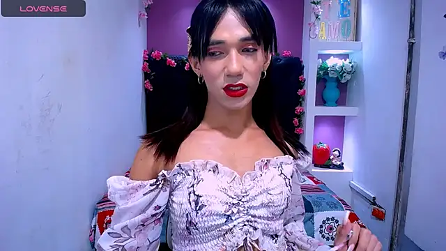 Snapshot of KatrinaQueen1 chatting on December 18, 2025, 10:46 pm KatrinaQueen1 online show from December 18, 2025, 10:46 pm