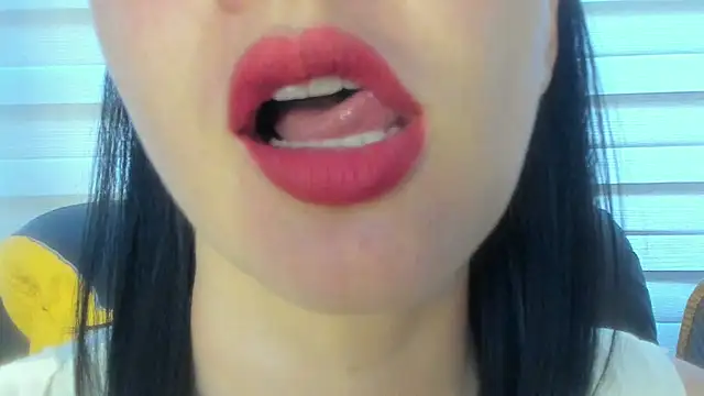 queen fetish online show from July 21, 2026, 8:54 pm