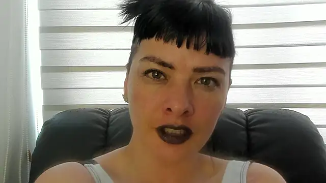 queen fetish online show from July 26, 2026, 9:00 pm