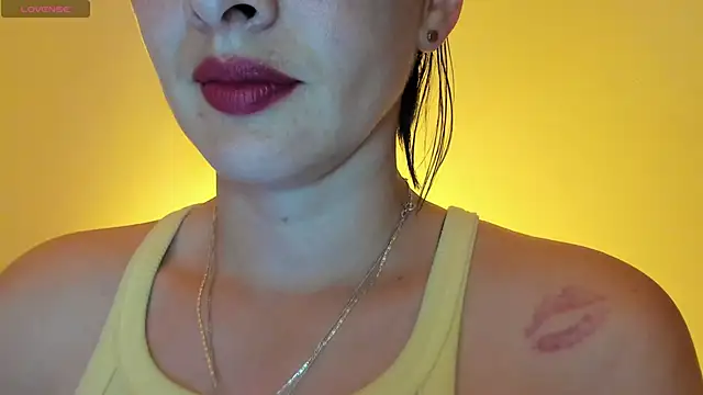 queen fetish online show from November 19, 2025, 10:54 pm