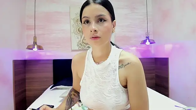 Snapshot of AnneDixie chatting on September 9, 2025, 3:05 am AnneDixie online show from September 9, 2025, 3:05 am
