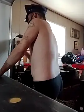 prettyboi6992 online show from December 16, 2025, 8:35 pm