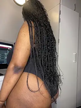 Bustygoddess32 online show from February 6, 2026, 10:50 pm