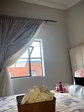 Bustygoddess32 online show from November 20, 2025, 12:17 pm