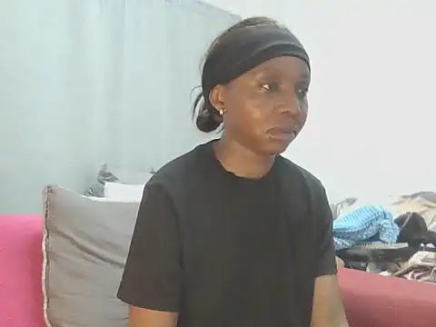 Sexxybella27 online show from April 16, 2026, 7:47 pm