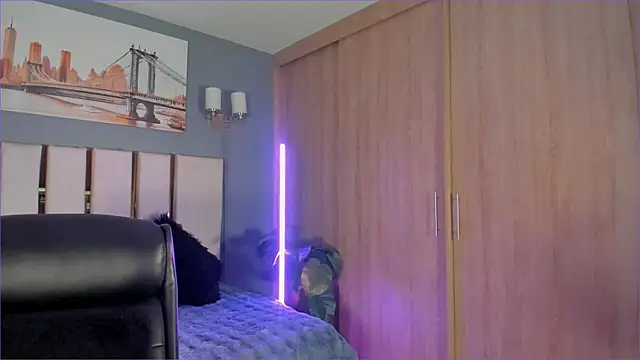 Bambi gurl online show from April 19, 2026, 1:50 am