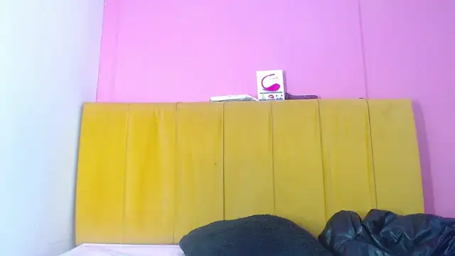 angelicatorrecm101 online show from March 11, 2025, 9:37 pm