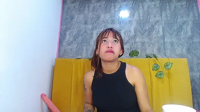 angelicatorrecm101 online show from March 22, 2025, 1:43 am