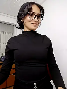 Hannaaaa   online show from October 17, 2025, 6:21 pm