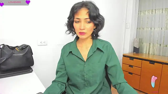 Hannaaaa   online show from September 18, 2025, 3:37 pm