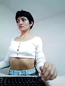 Hannaaaa   online show from December 5, 2024, 7:11 pm