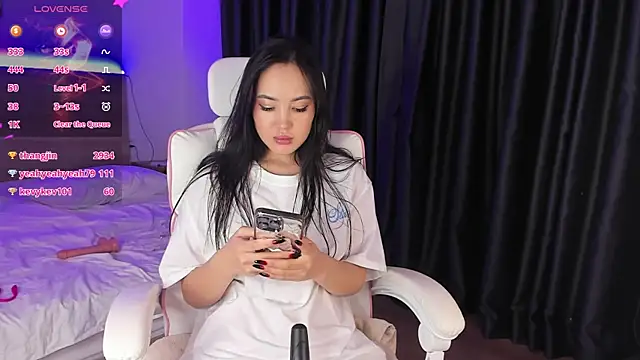 Snapshot of l1lpamp chatting on December 24, 2024, 5:23 pm l1lpamp online show from December 24, 2024, 5:23 pm