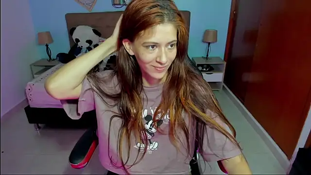 julieth love  online show from November 23, 2025, 3:33 pm